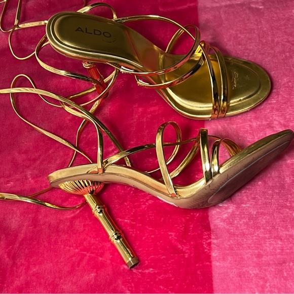 ALDO GOLD BAMBA HEELS - Picture 5 of 7
